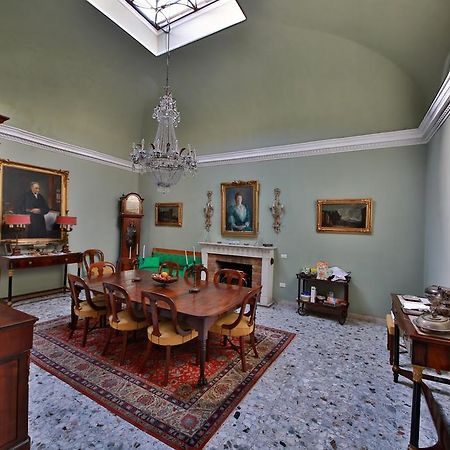 Bed And Breakfast Riviera Di Chiaia Turrisi Napoli Exterior foto
