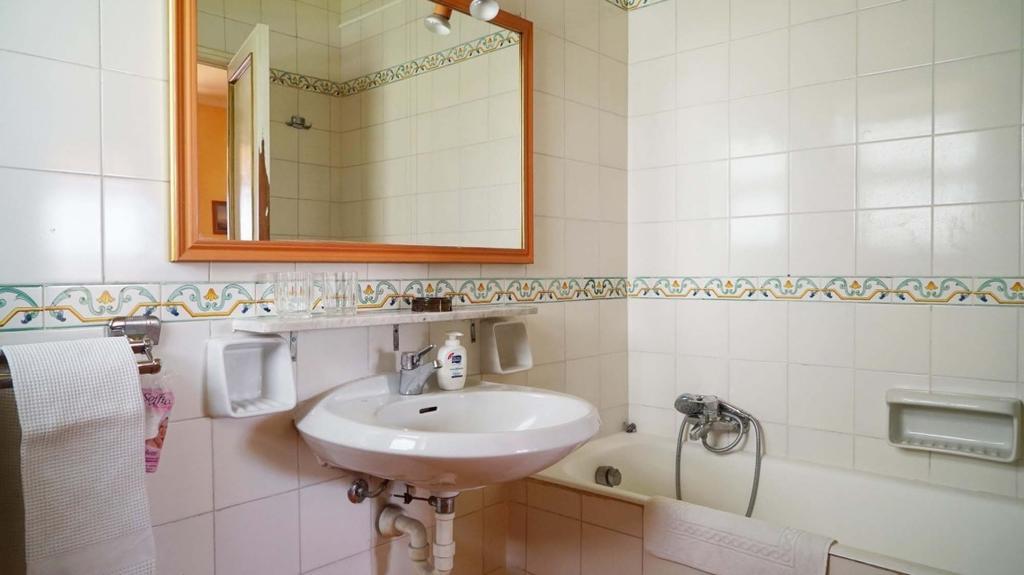 Bed And Breakfast Riviera Di Chiaia Turrisi Napoli Cameră foto